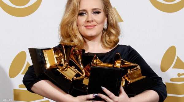 فوز المغنية الأميركية أديل بجائزتي بيلبورد لأفضل فنانة، وأفضل ألبوم