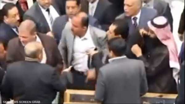   الأردن , 	 مجلس النواب الأردني , 	 خلافات بين النواب , 	 إطلاق نار بالبرلمان