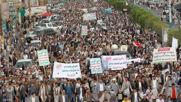 جماعة الحوثي تحشد قواها في محيط صنعاء.