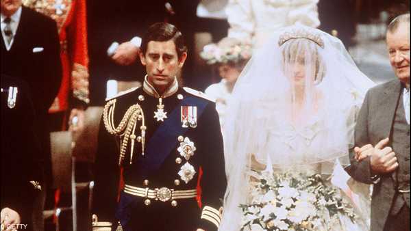  مزاد , الأميرة ديانا , الأمير تشارلز , زفاف , بريطانيا , العائلة المالكة , كعكة