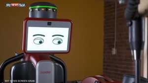 تجارب لعمل الروبوت مع الإنسان بالمصانع - أخبار سكاي نيوز عربية