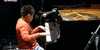 طفل بوليفي كفيف يبهر العالم بعزفه على البيانو