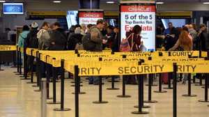 مطار بنيويورك يبدأ إجراءات الوقاية من إيبولا - أخبار سكاي نيوز عربية
