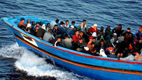  الهجرة غير الشرعية , إيطاليا , مهاجرون غير شرعيين , الهجرة , الاتحاد الأوروبي